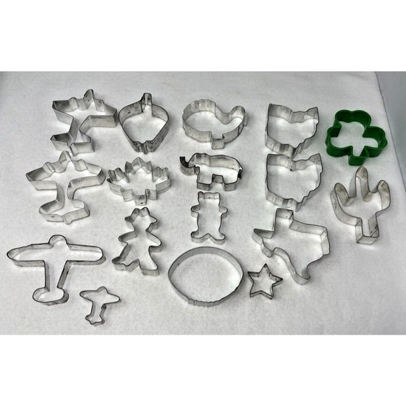 Lot of 17 Cookie Cutters Assorted Shapes Texas Ohio Cactus Airplane Animal - Picture 1 of 4